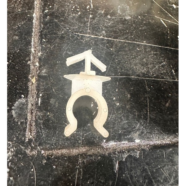 Suporte Da Chave De Roda L200 2.4 Ou 3.2